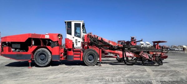 Sandvik DT820-SC 地下ロックドリル