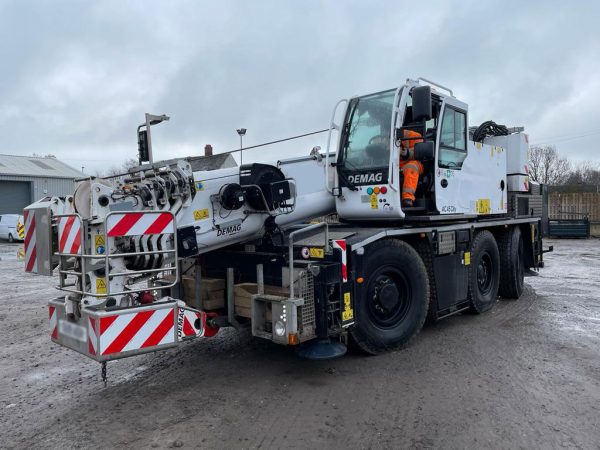 Grue mobile urbaine Terex Demag AC 45