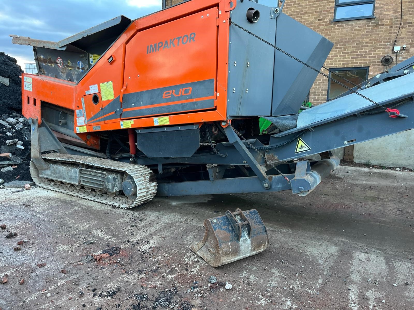 arjes-impaktor-250-evo-slow-speed-shredder-omnia-machinery