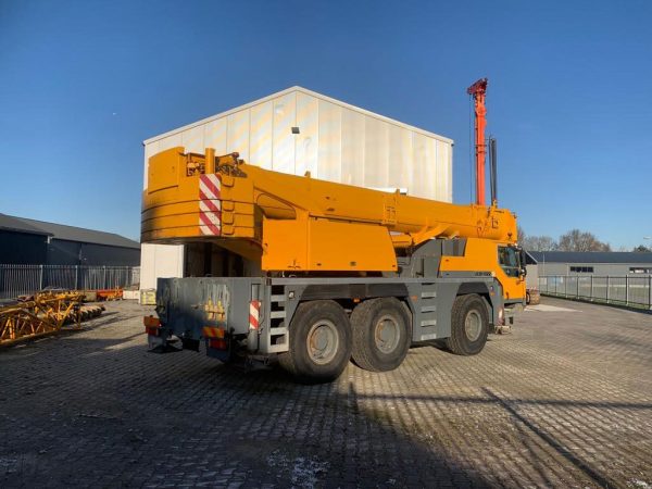 Żuraw mobilny Liebherr LTM 1055-1