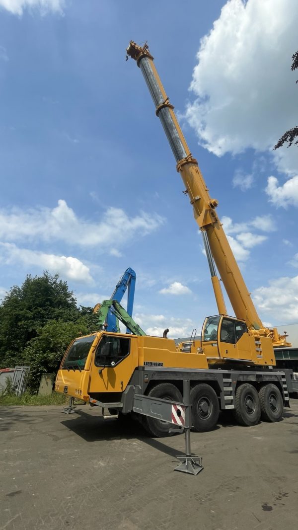 Liebherr LTM 1100-4.1 移動式クレーン