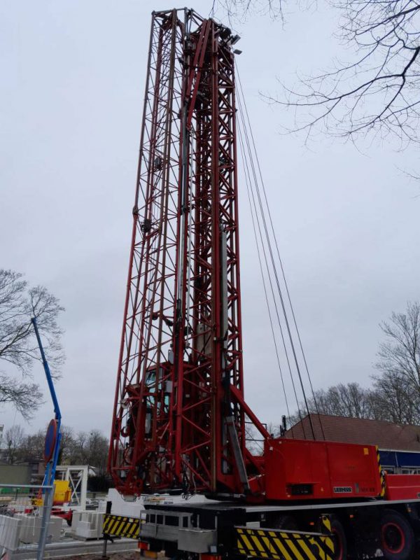 Grue à tour Liebherr MK 88