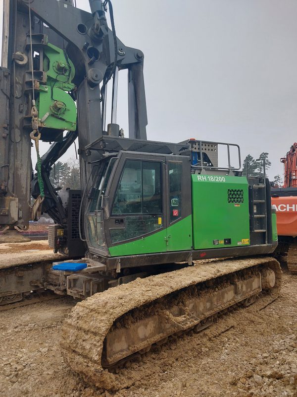 Delmag RH 18/200 Rotary Piling Rig