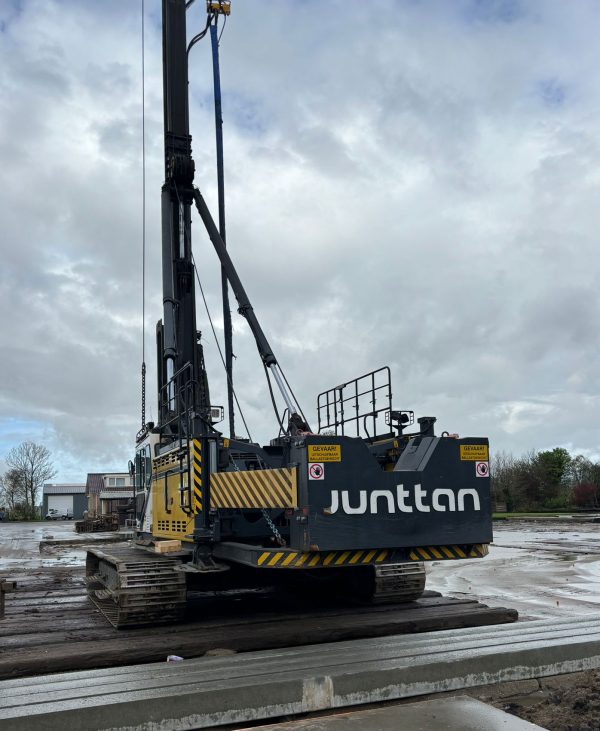 Junttan PMx24 Hammer Piling Rig