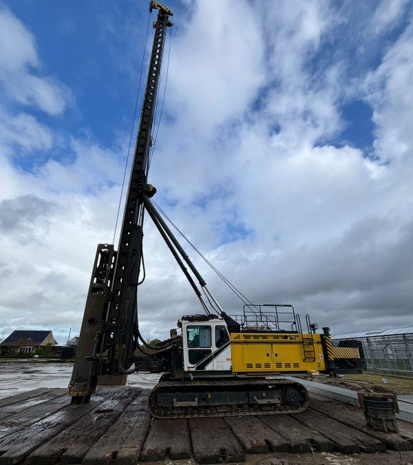 Junttan PMx24 Hammer Piling Rig