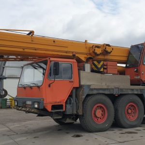 Grúa móvil Liebherr LTM 1050-1