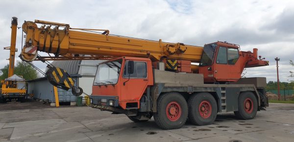 Liebherr LTM 1050-1 เครนเคลื่อนที่