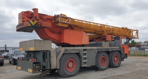 Liebherr LTM 1050-1 모바일 크레인