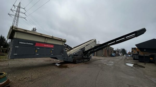 Metso S4.9 3D Incline Screen