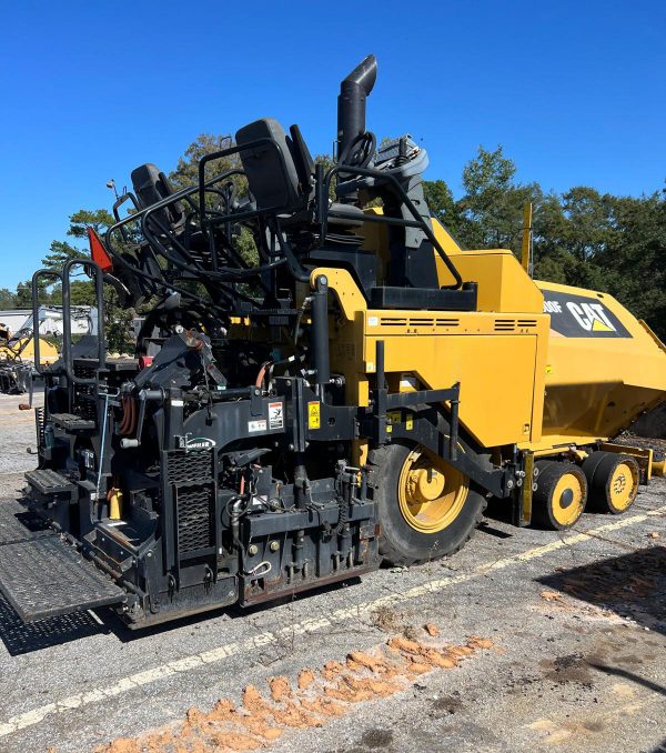 Układarka Caterpillar AP500F