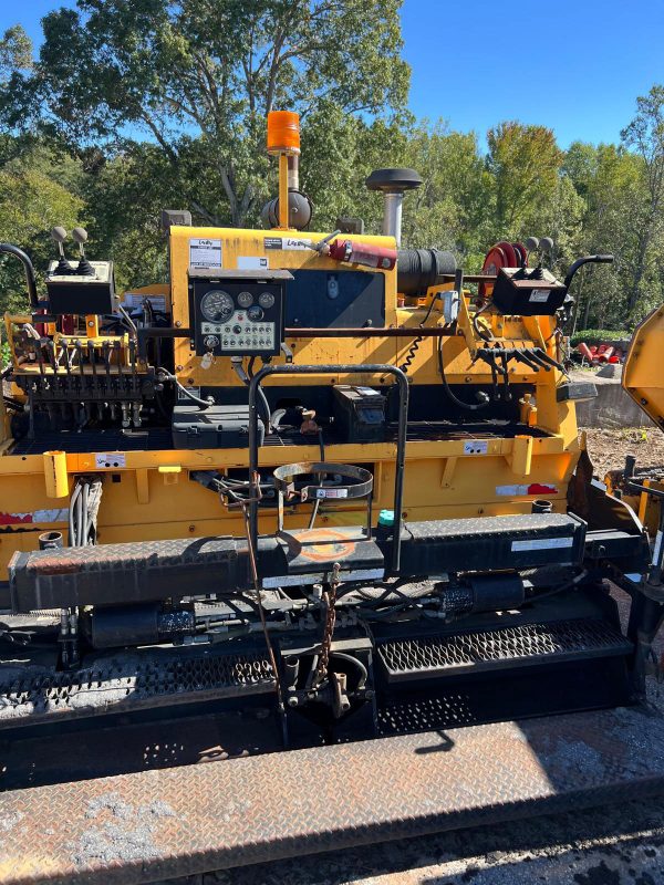 Układarka Caterpillar AP500F