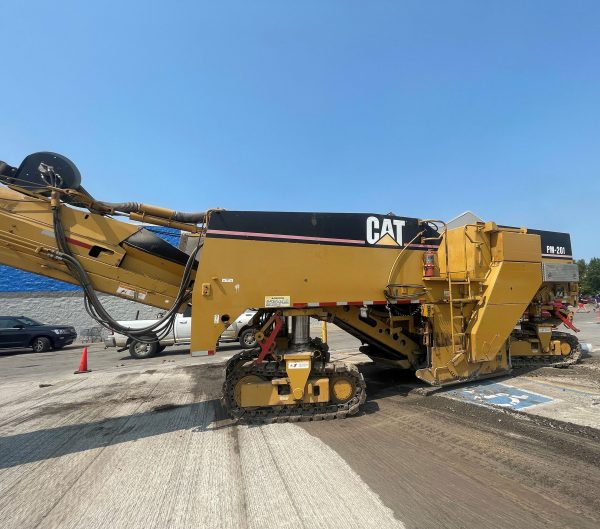 Strugarka na zimno Caterpillar PM201