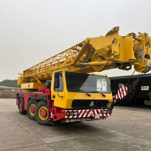 Grúa móvil Grove GMK 3050