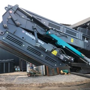 Powerscreen Warrior 2100 (1)
