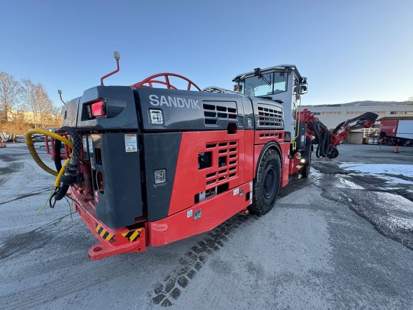 Sandvik DT923i Underground Rock Drill