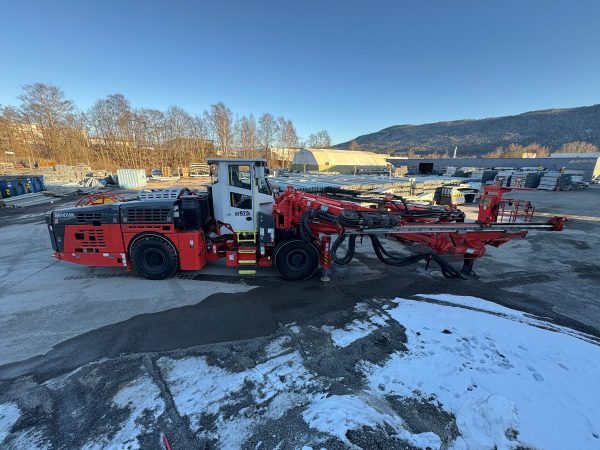 Sandvik DT923i Underground Rock Drill