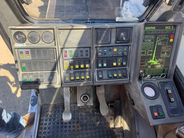 Grove GMK 4070 Mobile Crane