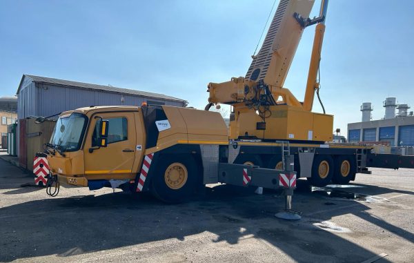 Grove GMK 5250L Mobile Crane