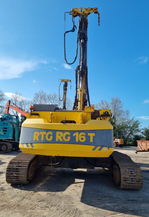 RTG RG16T Vibratory Piling Rig