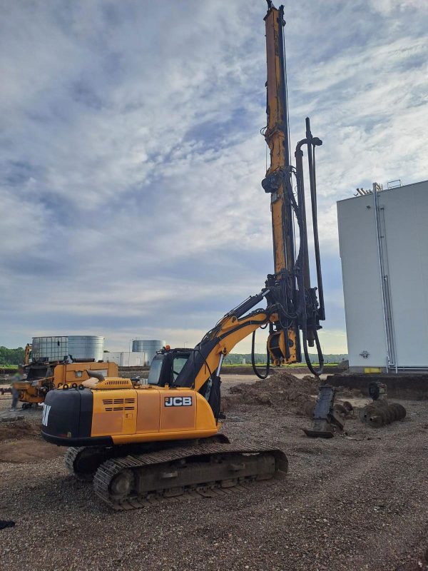 Geax EK110 Rotary/CFA Piling Rig