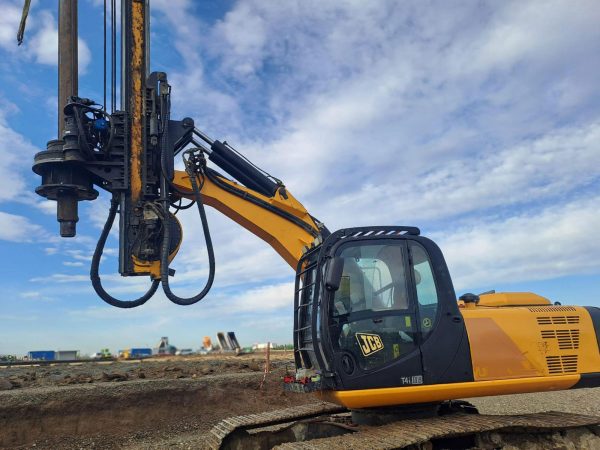 Geax EK110 Rotary/CFA Piling Rig