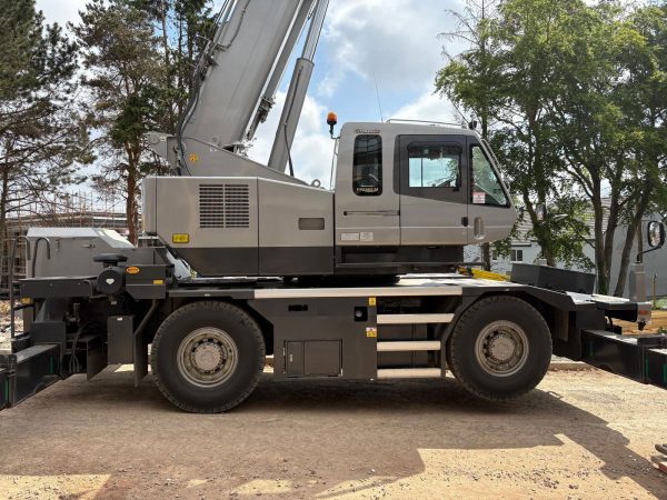 Kato CR-350Ri Mobile Crane