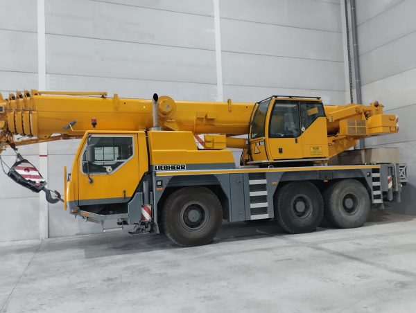 Liebherr LTM 1055-3.1 Mobile Crane