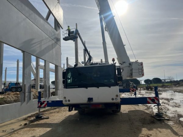 Liebherr LTM 1060-3.1 Tower Crane