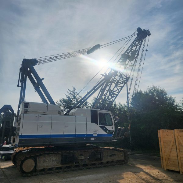 Manitowoc 11000-1 Crawler Crane