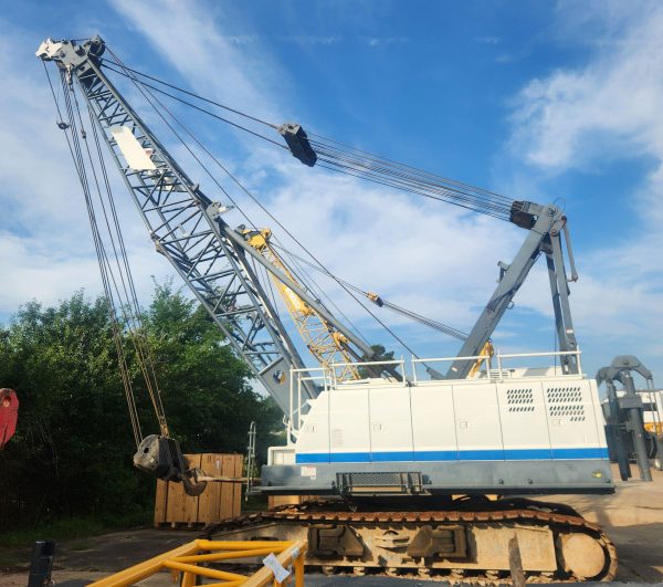 Manitowoc 11000-1 Crawler Crane