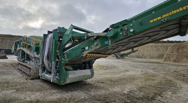 McCloskey R230 Scalping Screen