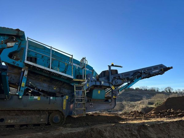 Powerscreen Warrior 1400X Scalping Screen