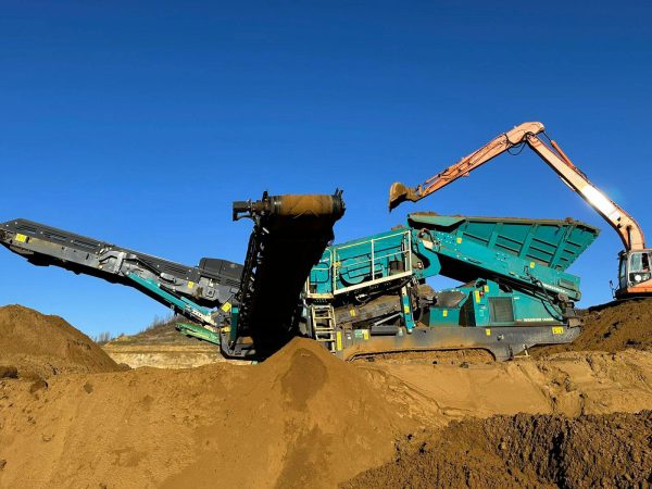 Powerscreen Warrior 1400X Scalping Screen