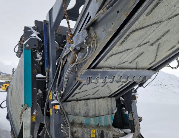 Powerscreen Warrior 1800 Scalping Screen