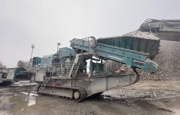 Powerscreen 1300 Maxtrak Kegelbrecher