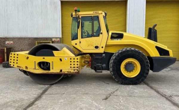 Bomag BW 226 DH-41 BVC Single Drum Compactor