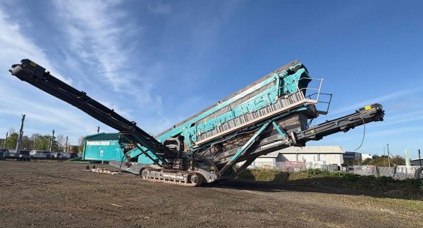Powerscreen Chieftain 2200 3D Incline Screen