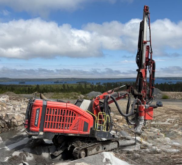 Sandvik DX800i Rock Drill