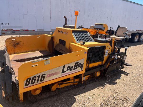Leeboy 8616 Paver