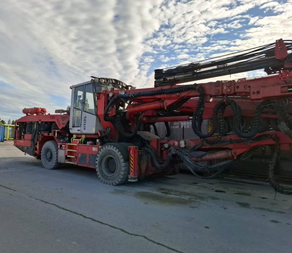 Sandvik DT1131i Underground Rock Drill