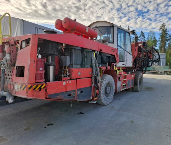 Sandvik DT1131i Underground Rock Drill