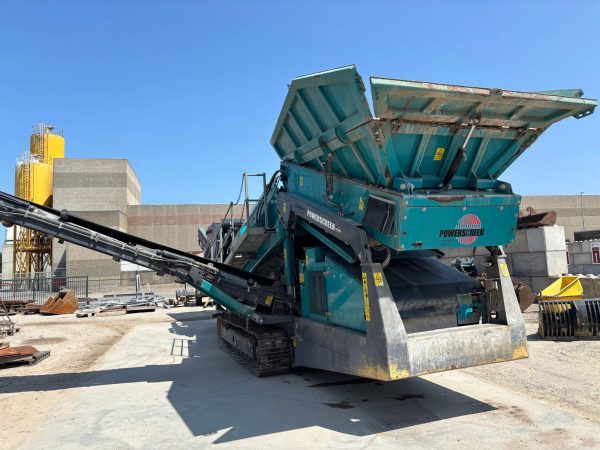 Powerscreen Warrior 1800 Scalping Screen