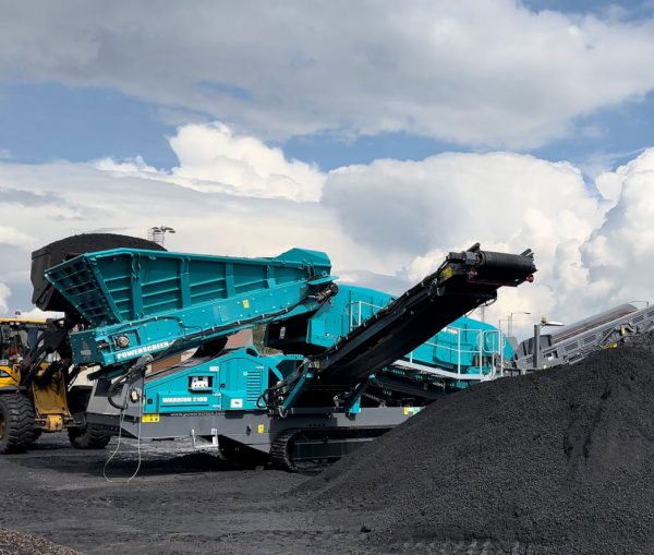 Powerscreen Warrior 2100 Triple Shaft Scalping Screen