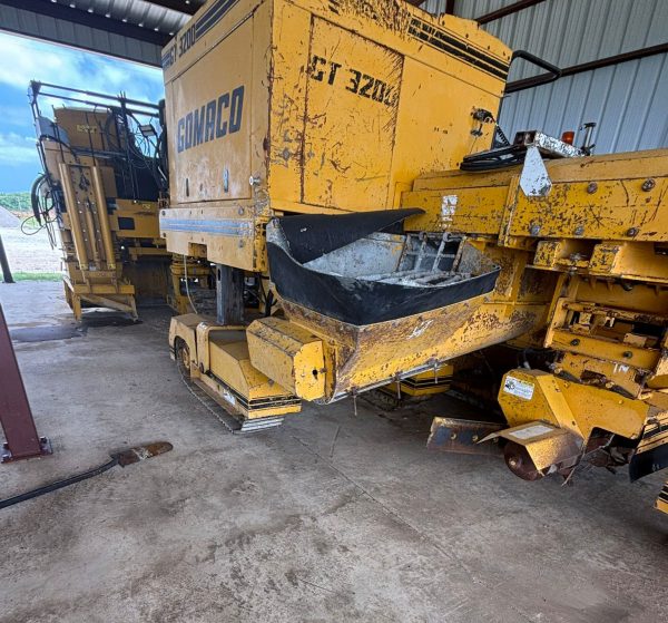 Gomaco GT-3200 Slipform Paver
