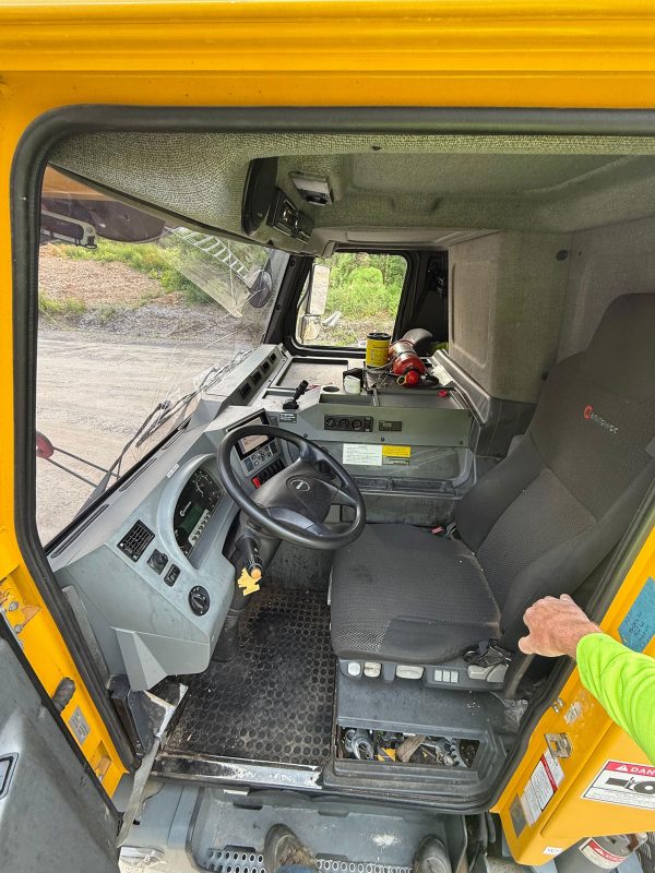 Grove GMK 3060 Mobile Crane