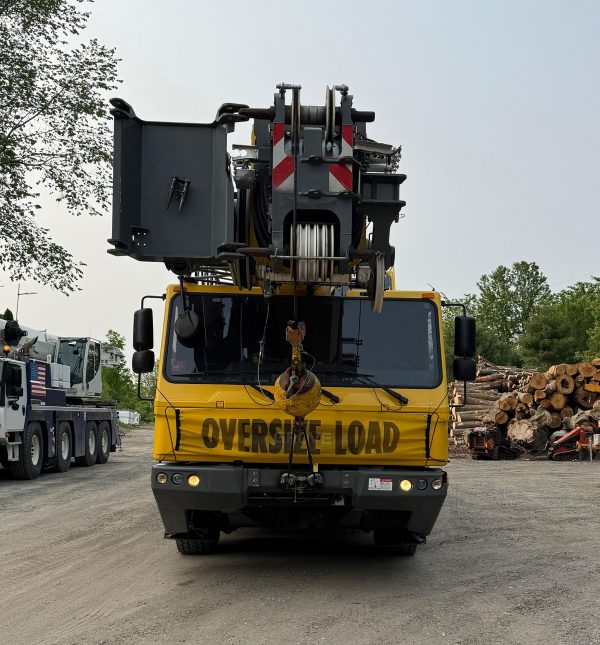 Grove GMK 3060 Mobile Crane