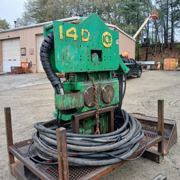 ICE 14D Vibratory Piling Rig
