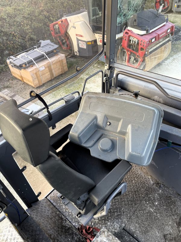 Dynapac MF2500CS Feeder