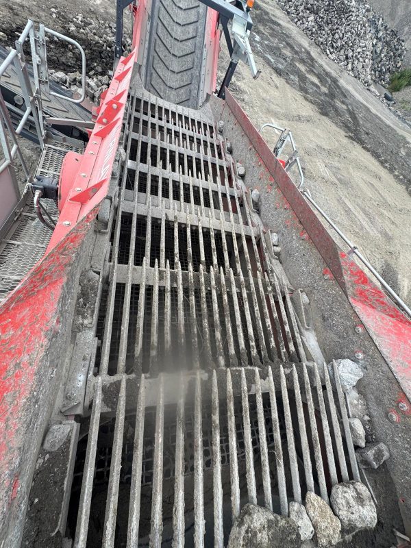Terex Finlay 883+ Incline Screen