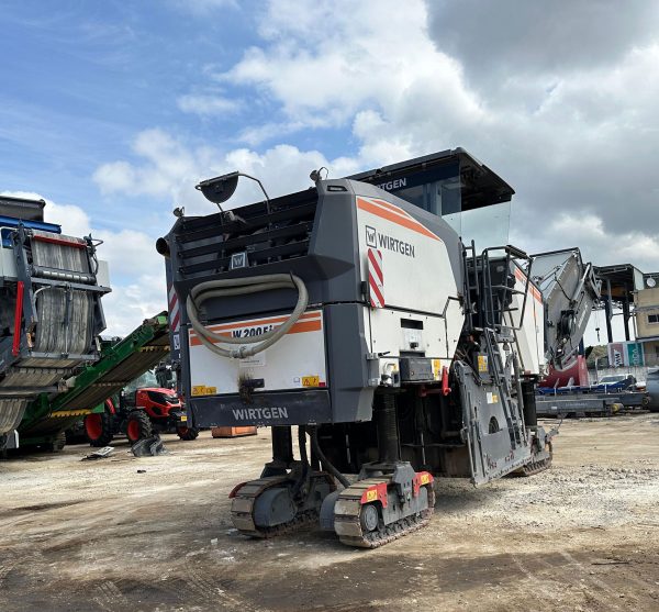 Wirtgen W 200 Fi Road Planer